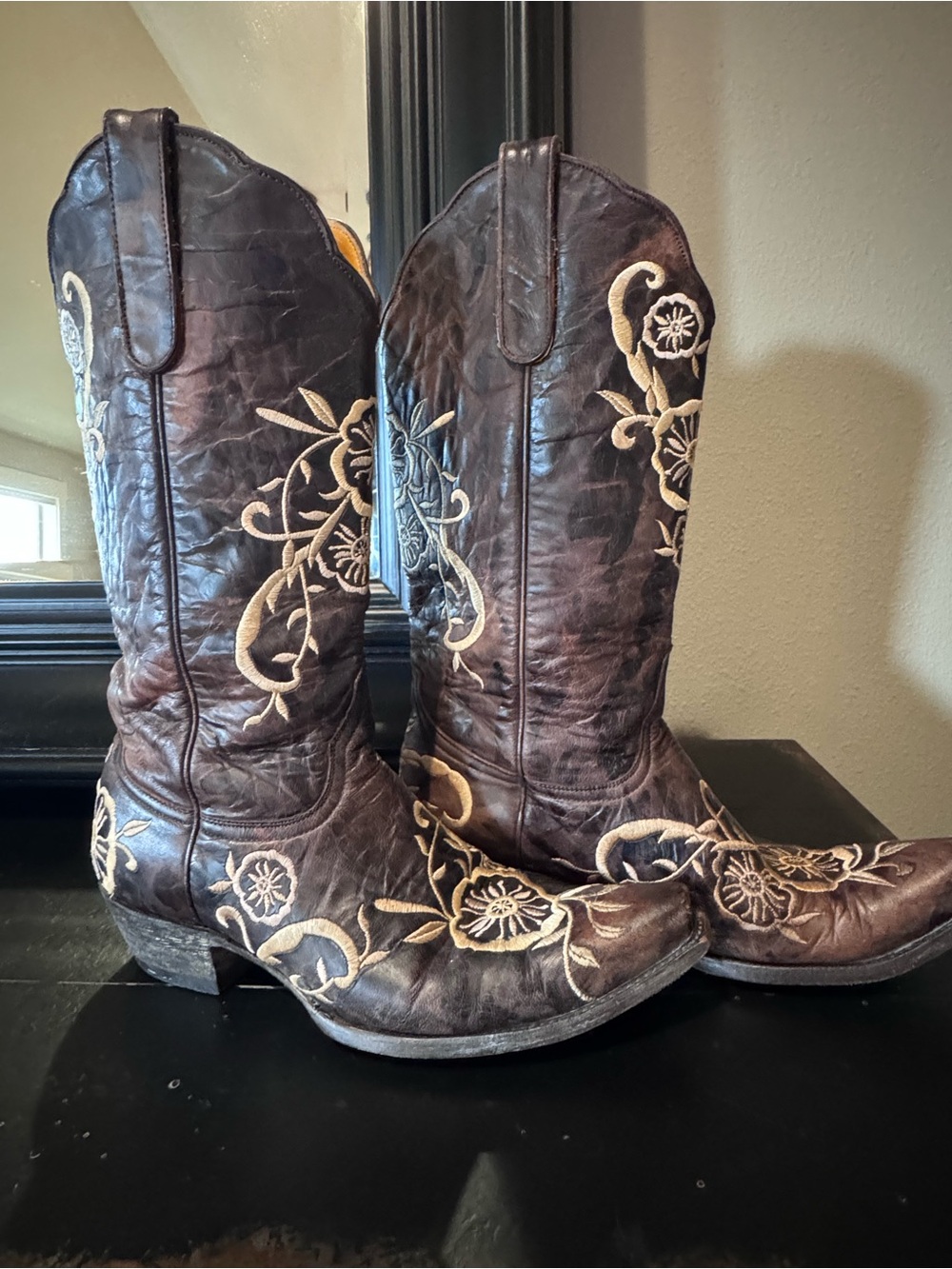Old Gringo Brown Leather Western Boots with Cream Floral Embroidery